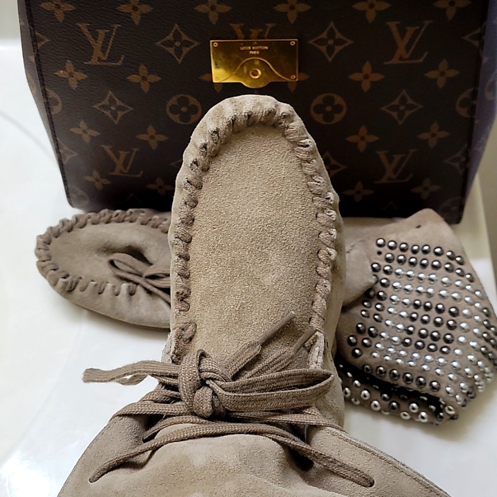 Steve Madden Suede boots